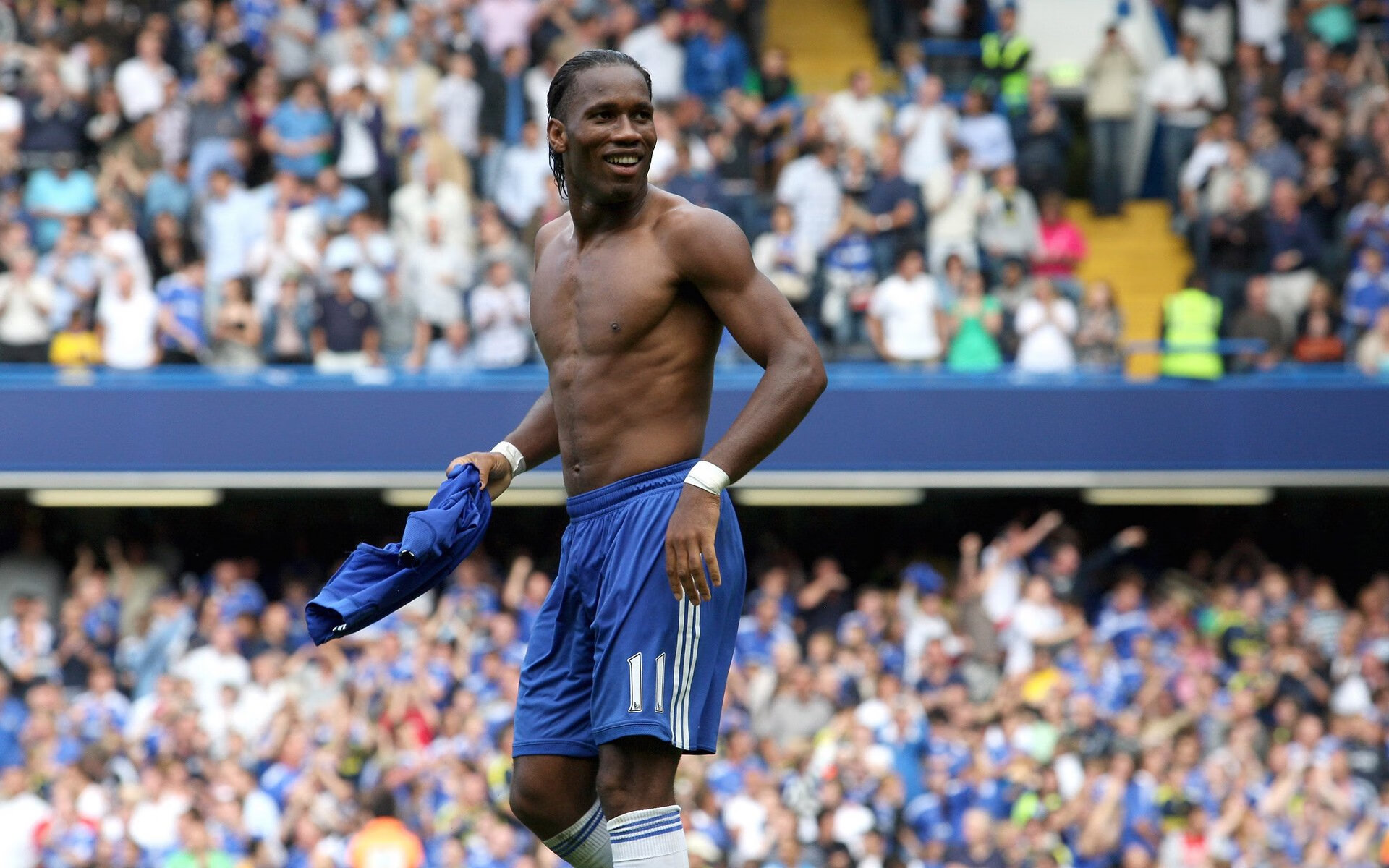 AYX体育-德甲攻防转变：精彩瞬间都令人热血沸腾！，德甲防守